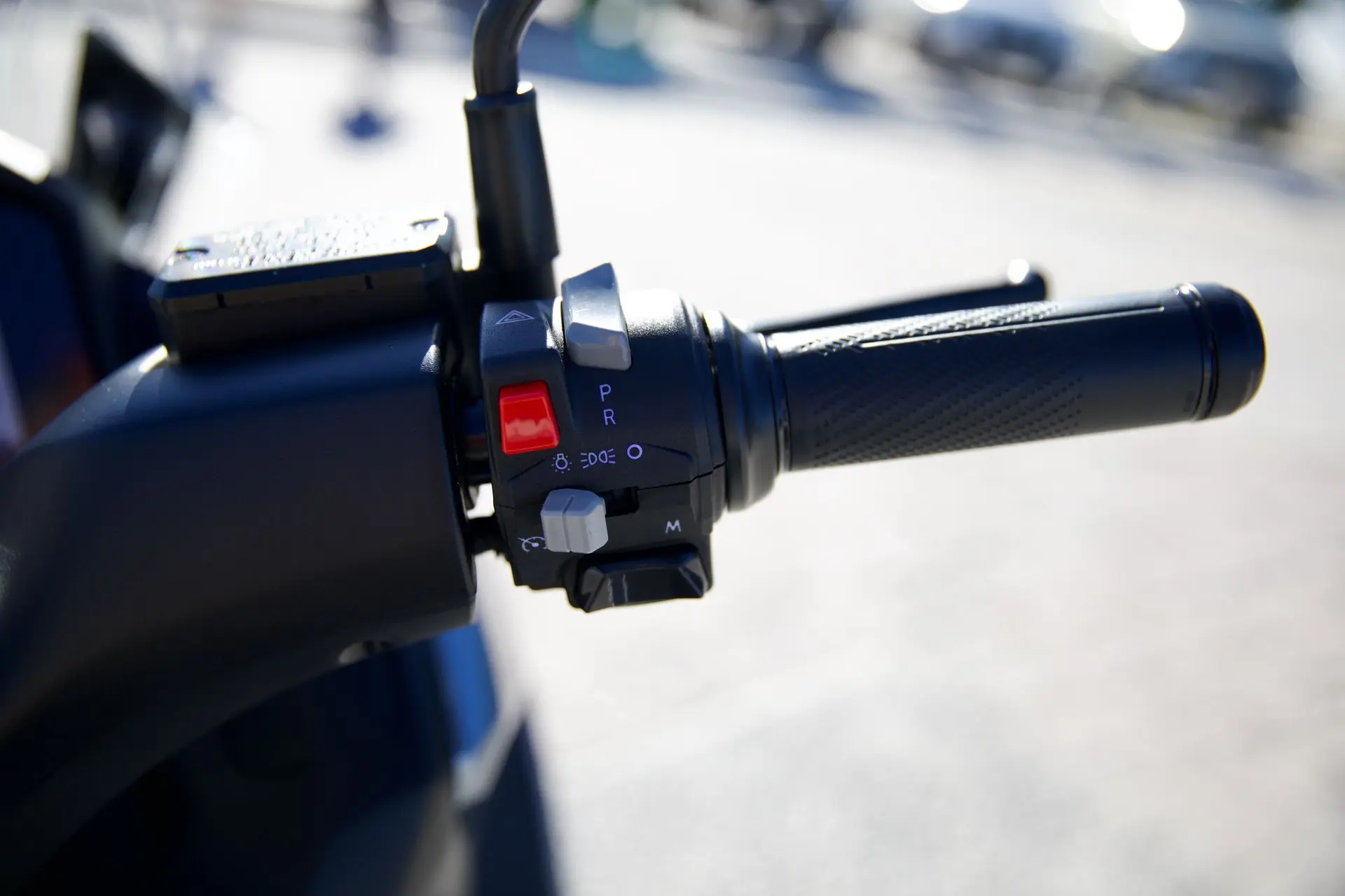 EWIZZ LIGHTNING Mk2 right handlebar switch cluster