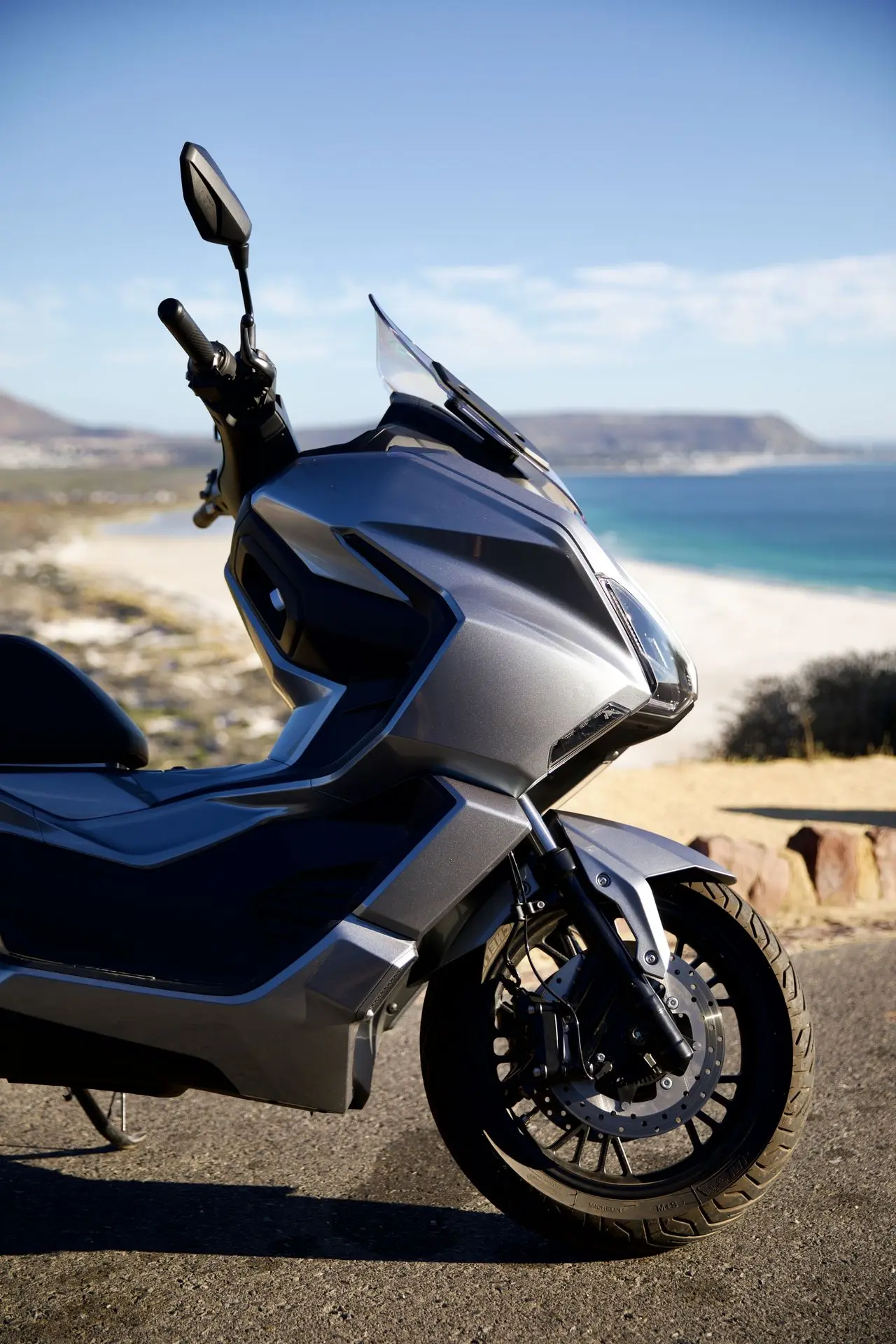 EWIZZ LIGHTNING Mk2 side view overlooking the bay